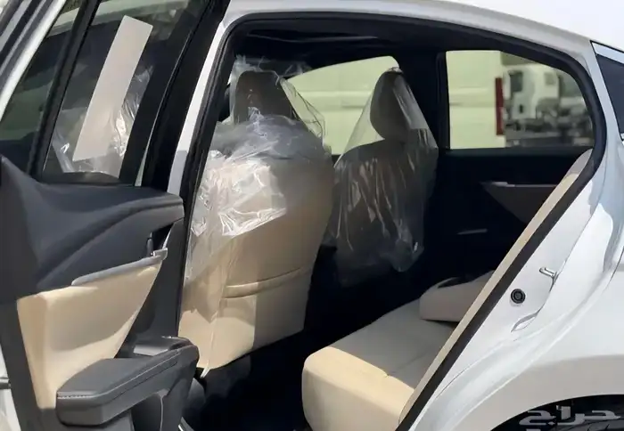 تويوتا كامري Le بنزين 2025 ( ندعم جميع البنوك ) 9