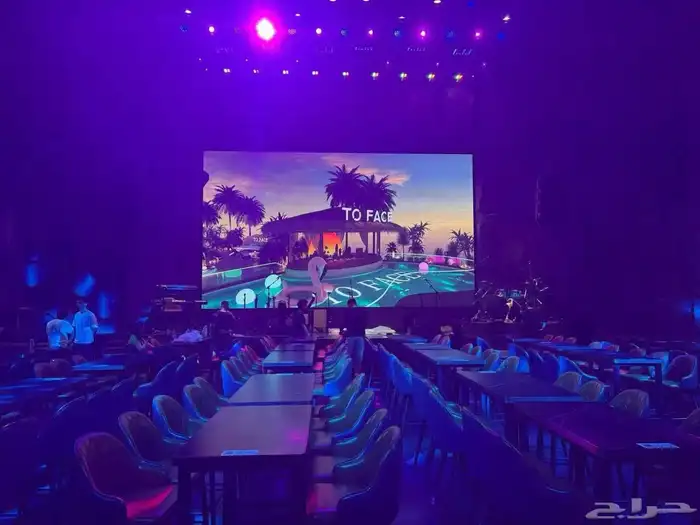 شاشات عرض LED كبيرة مقاسات حسب الطلب داخلي وخارجي 4