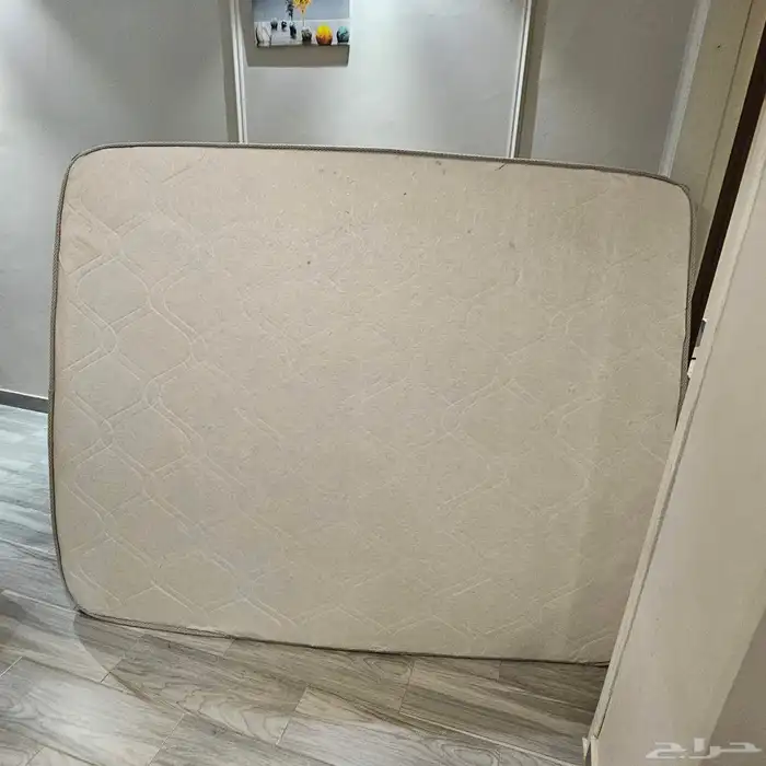 سرير نوم مع مرتبة 1