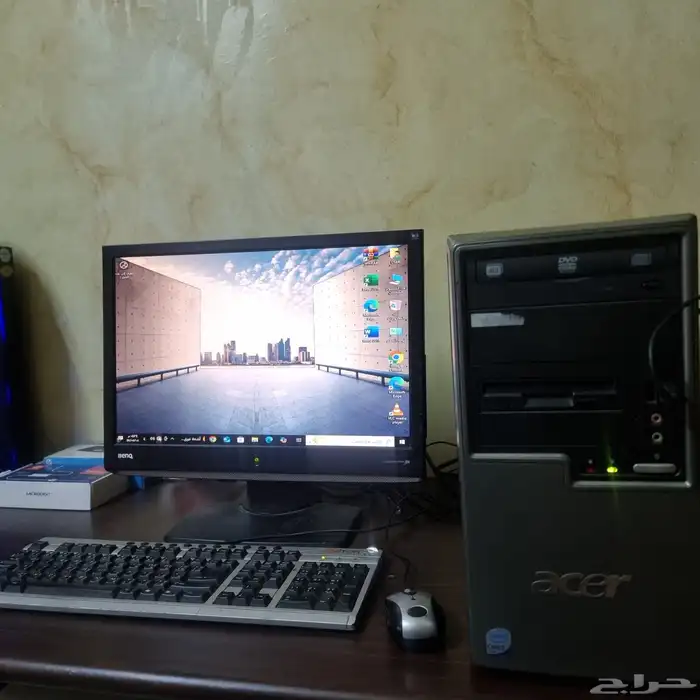 كمبيوتر مكتبي مع ملحقاته 0