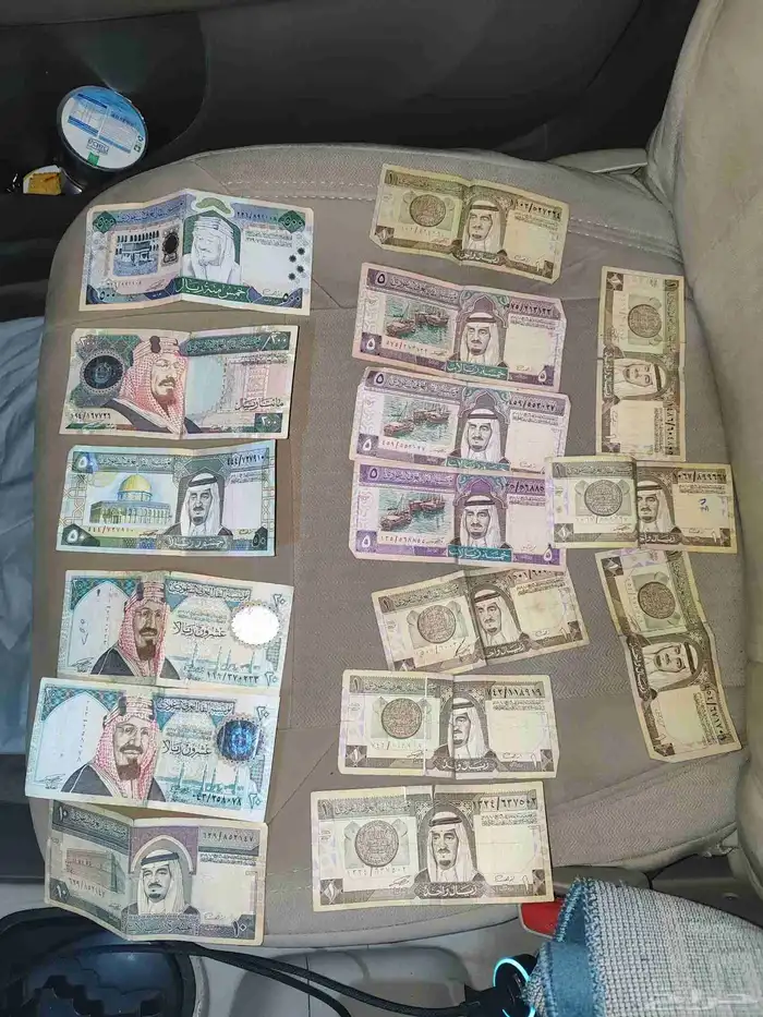 فلوس قديمه بحاله جيد جدا 500 و 200 و 50و20و10و5و1.تم البيع 0