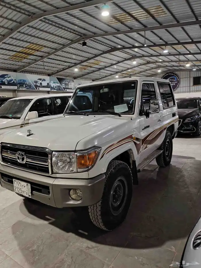 تويوتا جيب ربع 2009 1