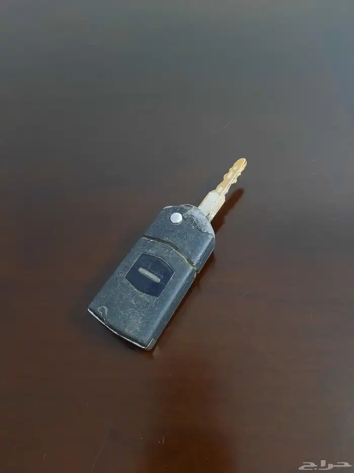 للبيع مفتاح سيارة مازدا 2007 1