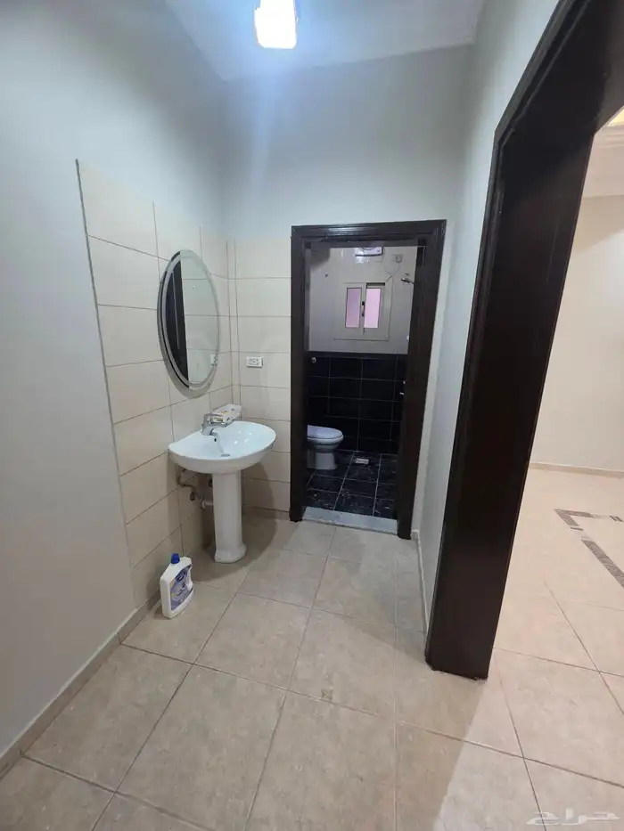 شقه 4غرف مجدده للايجار حي المنار 8