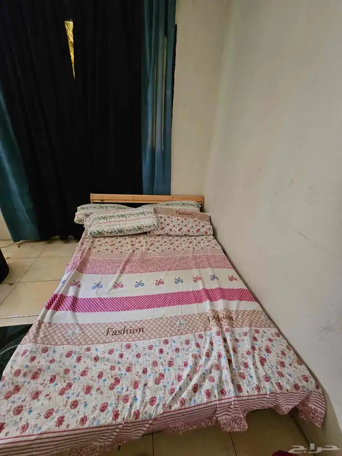 سراير ايكيا نظيفة مع المرتبة 0