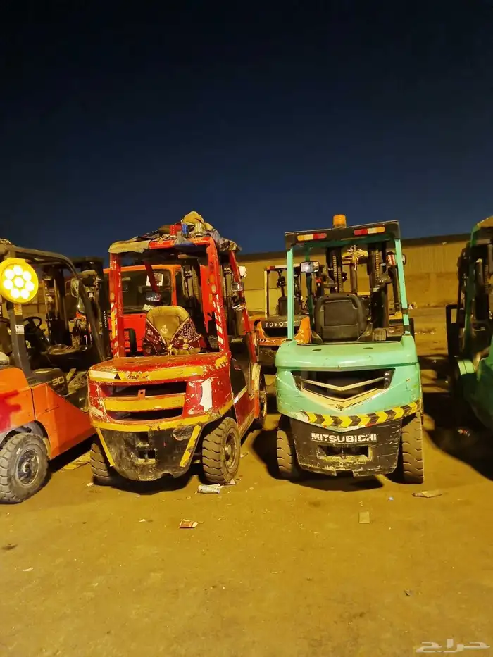 فوركلفت للايجار 1