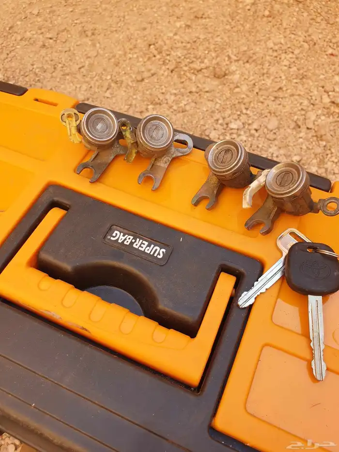 اقفال ابواب مع المفتاح كامري من 98 الى 2002 1