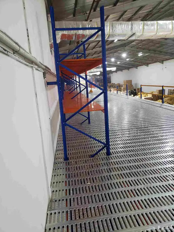 ارفف مستودعات بجميع انواعها حمولات خفيفه وثقيله 9