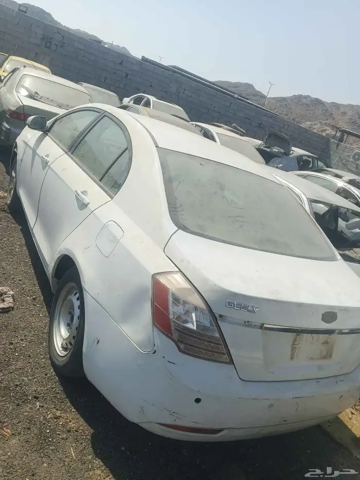 جيلي c7 تشليح قطع 1