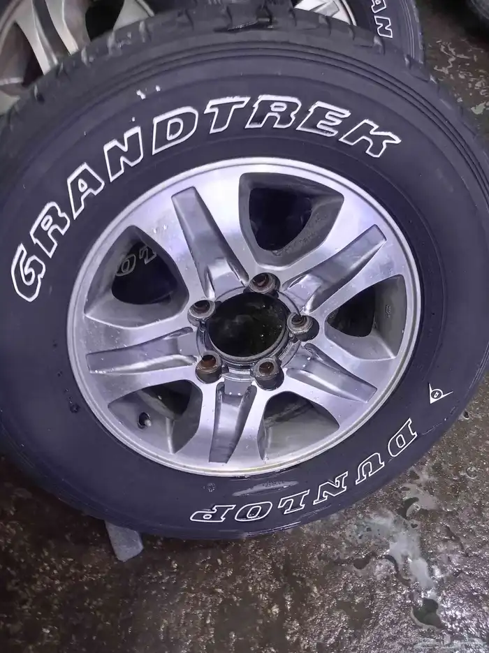 جنوط جيب لكسزس 2007وتحت مع كفرات دلوب يابني مقاس 17 9