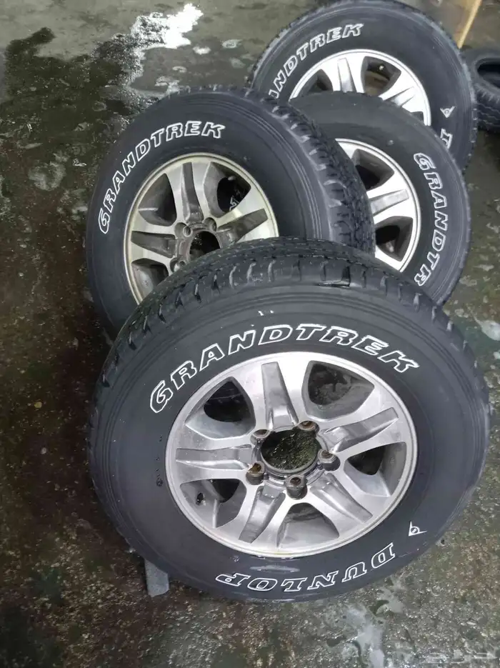 جنوط جيب لكسزس 2007وتحت مع كفرات دلوب يابني مقاس 17 8