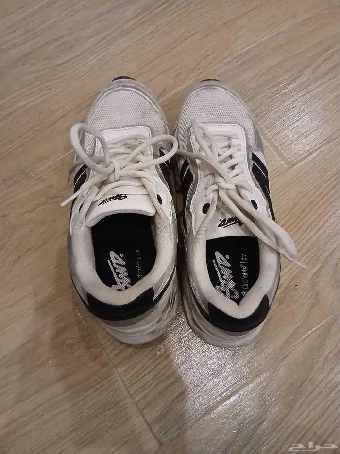 جزمه قليله الاستخدام اصليه مقاس 37 السعر 100 0