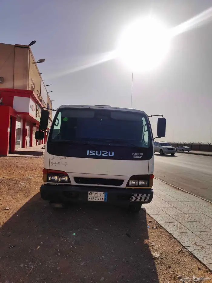 دينه ايسوزو 2002 NPR للبيع قطع تشليح جميع القطع والمحركات 2