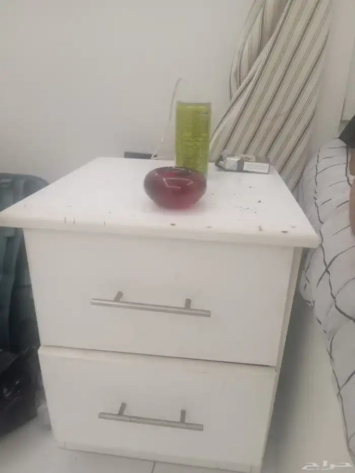 سرير مع مرتبة وكومدنتين حي الواحه 4