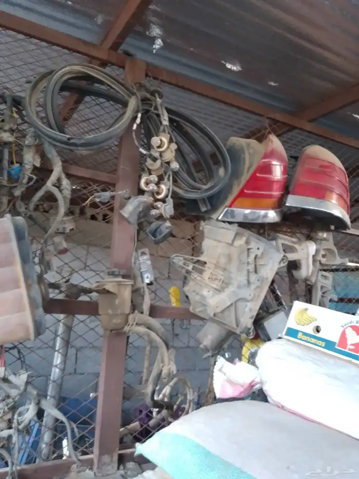 فورد فكتوريا قطع غيار موديل 2002 44