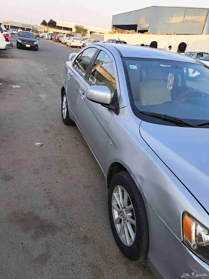 سياره لانسر ميتسوبيشي موديل 2016 3