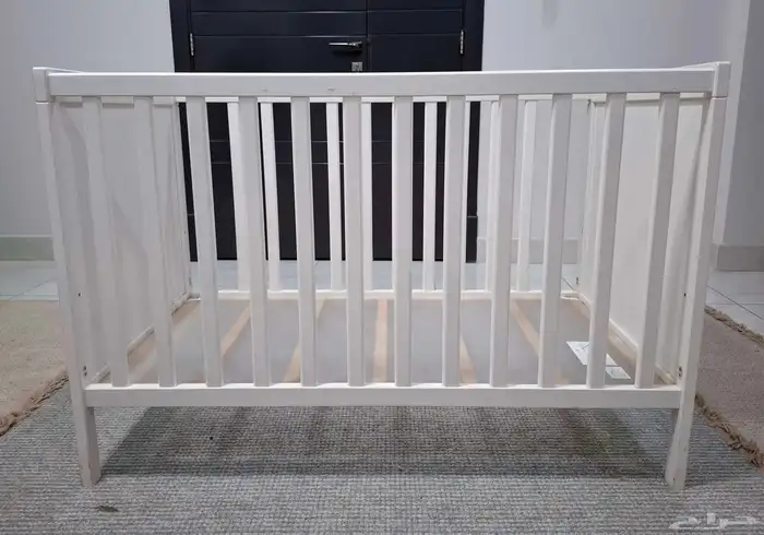 سرير اطفال من ايكيا مع المرتبة 2