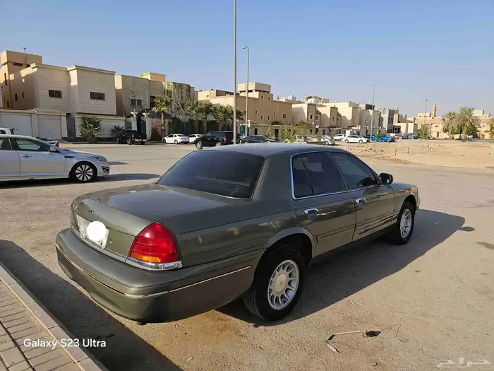 كراون فكتوريا 2002 7