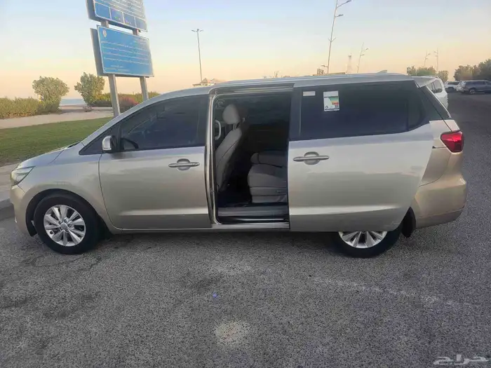 كيا كرنفال الموديل 2016 2