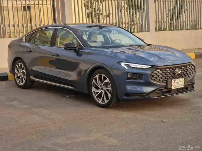 فورد توروس 2023 تيتانيوم 2