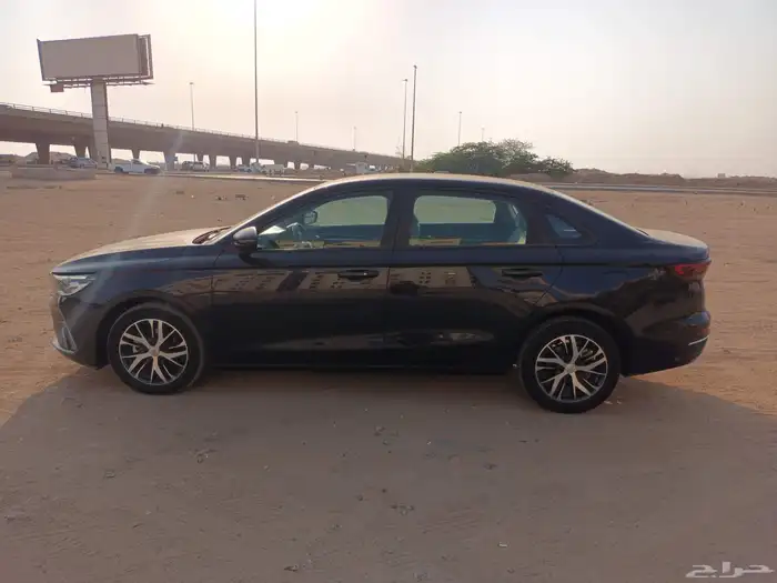 جيلي امجراند ستاندر 2023 8