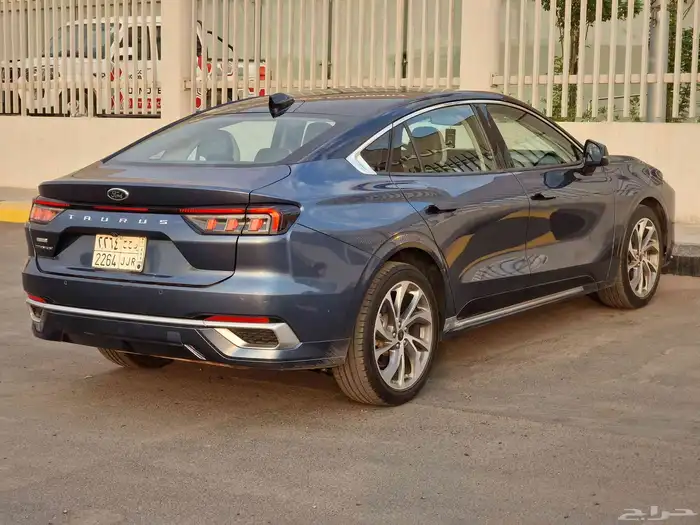 فورد توروس 2023 تيتانيوم 4