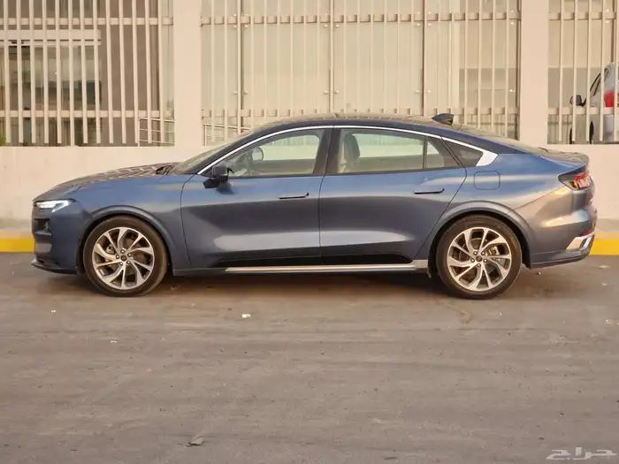 فورد توروس 2023 تيتانيوم 7