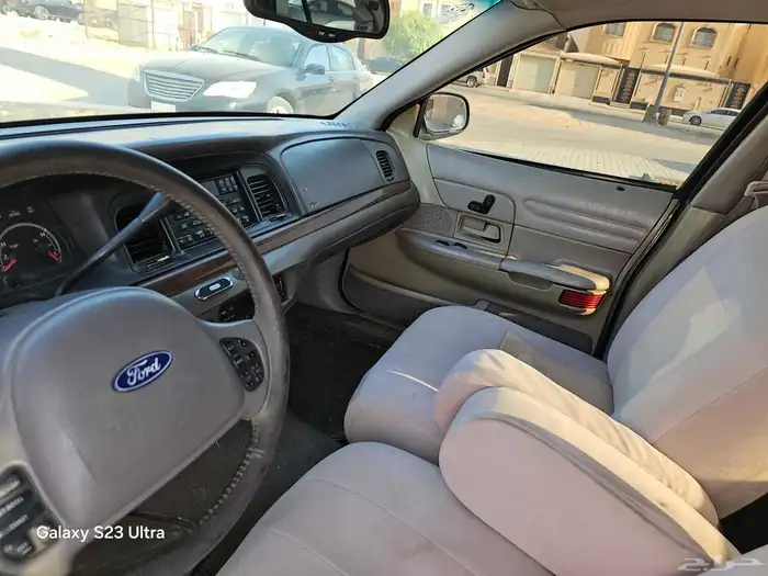 كراون فكتوريا 2002 4