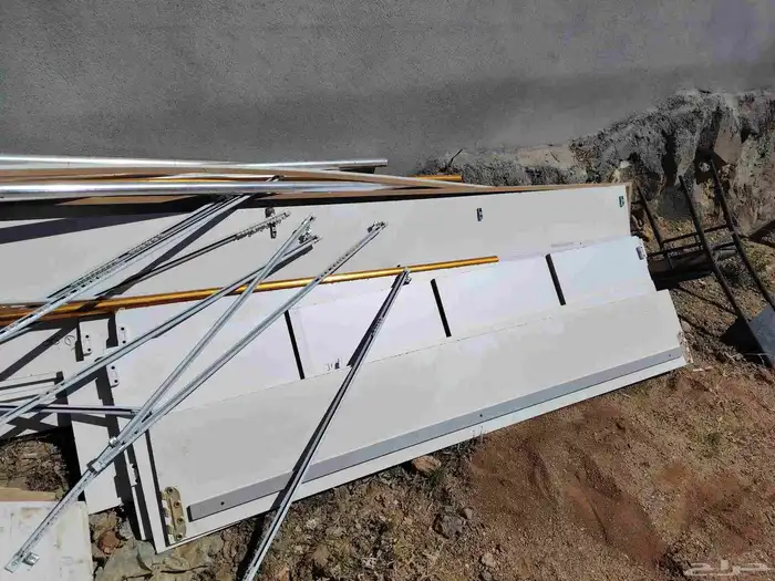 دولاب ملابس ثلاث باب سحب مع كرسي نوم نفرين للبيع 2