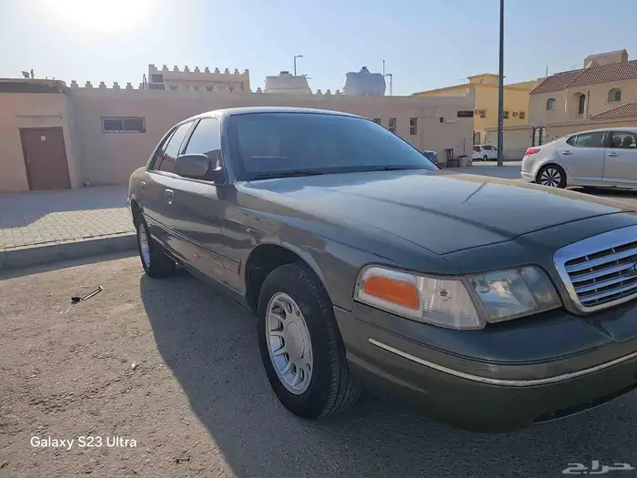 كراون فكتوريا 2002 2