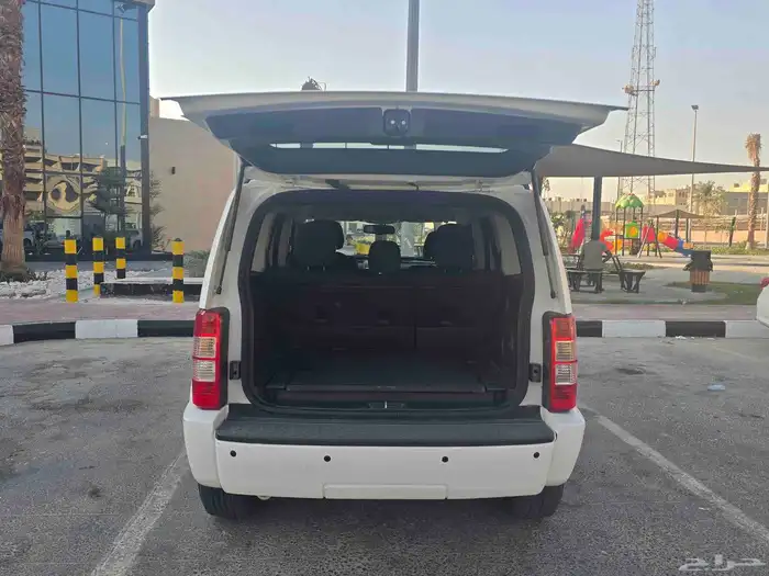 Dodge nitro 2011 (184 000 km) 7