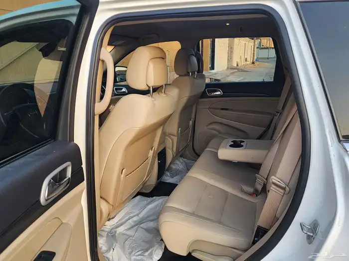 جراند شيروكي 2021ممشي 133الف كم 13