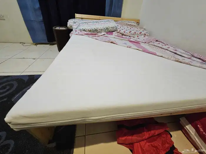 سراير ايكيا نظيفة مع المرتبة 3