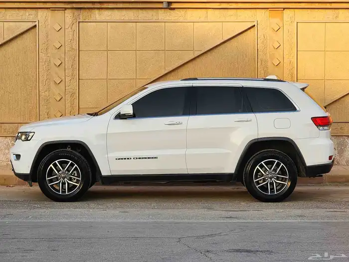 جراند شيروكي 2021ممشي 133الف كم 2