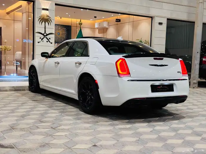 كرايزلر 2016 C300 V6 فل كامل بحاله ممتازه 4