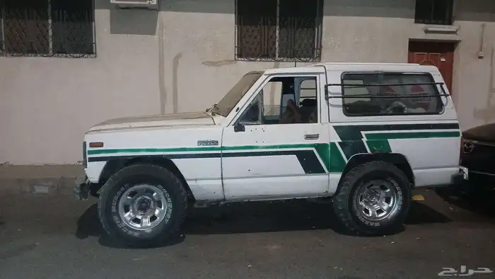 جيب نيسان مديل 1984 على السوم شغال نضيفه 6