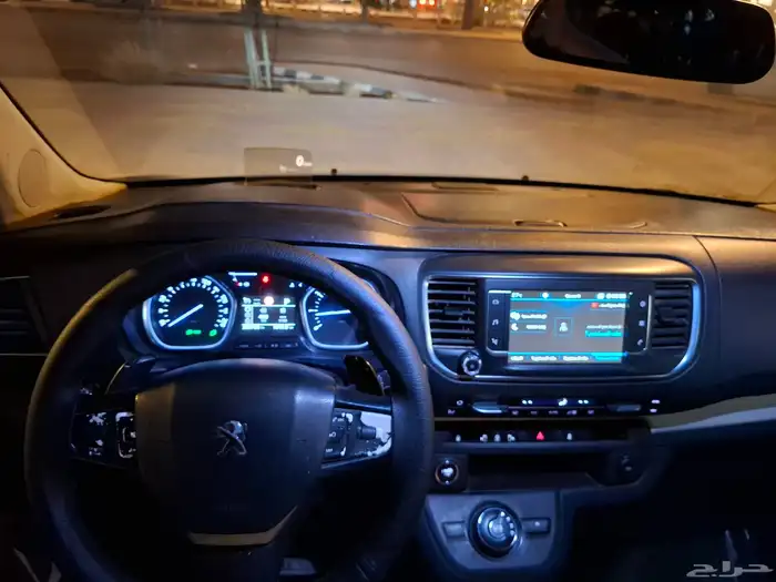 بيجو ترافلر 2019 اسود ملكي وقود ديزل للبيع او البدل 0