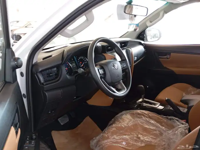 متوفر تويوتا فورتشنر بنزين بدون دبل موديل 2025 7