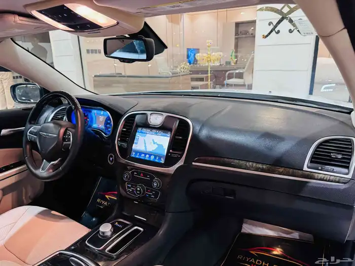 كرايزلر 2016 C300 V6 فل كامل بحاله ممتازه 15