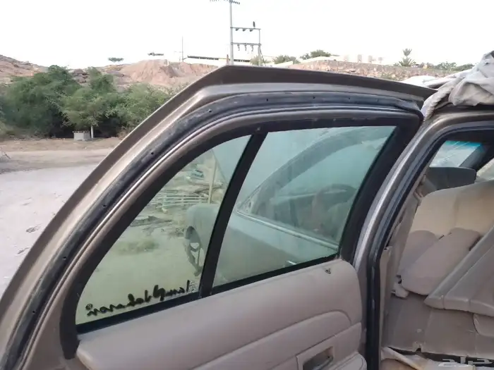 فورد فكتوريا قطع غيار موديل 2002 2