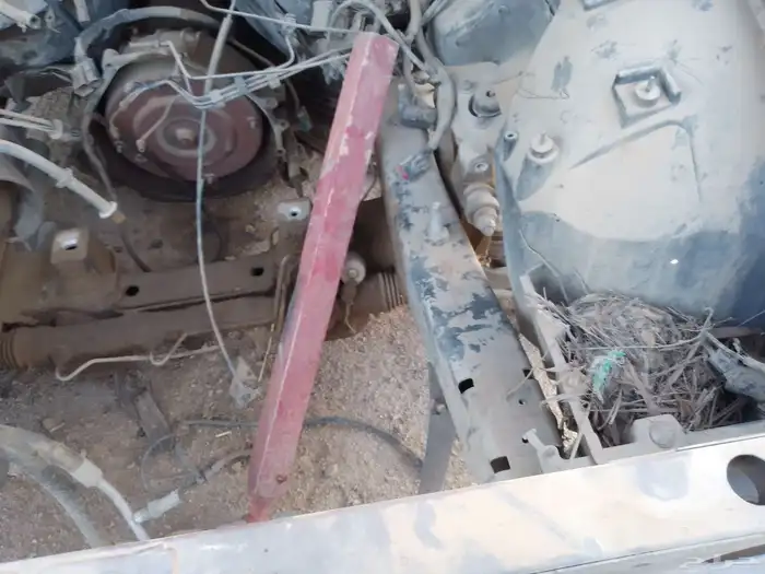 فورد فكتوريا قطع غيار موديل 2002 34