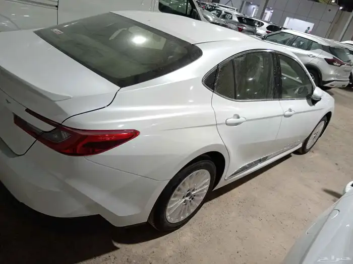 تويَوتا كامري ال اي بنزين موديل 2025 4