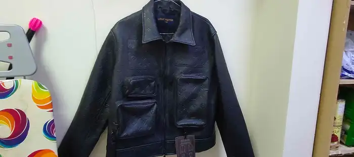 جا  يت اصلي براند من الجلد الطبيعي العرض إلي آخر الشهر 1