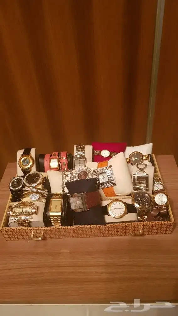 ساعات نسائيه و رجاليه ماركات عالميه أصليه ب 50 ريال فقط 4