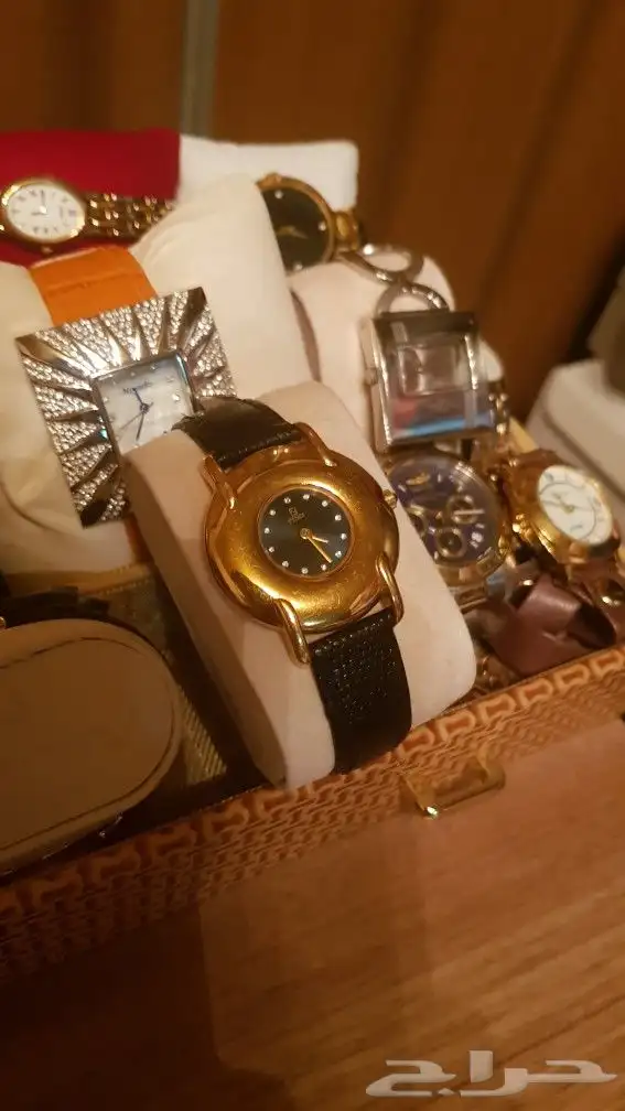 ساعات نسائيه و رجاليه ماركات عالميه أصليه ب 50 ريال فقط 5