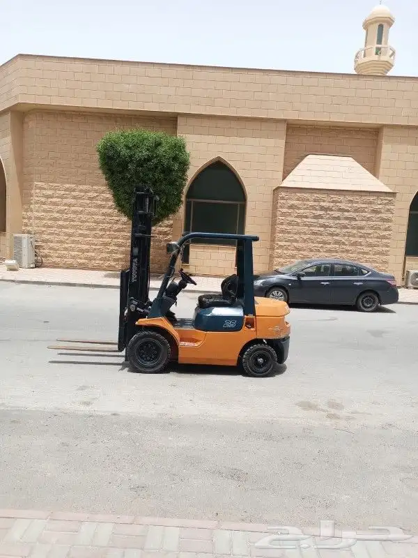 للإيجار رافعة شوكية فوركلفت وكرين شهري يومي سنوي 2