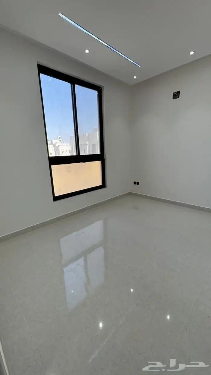 شقق جديده للايجار بالمهديه 4 غرف مكيف ومطبخ راكب السعر 55 ال 2