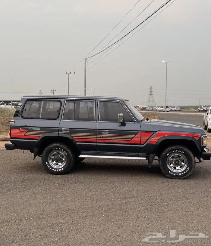 لاندكروزر صالون VX كلاسيك فل 8