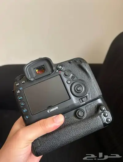 كاميرا Canon EOS 5D Mark IV  عدسة 24 105 فتحه عدسة f4 ترجر index
