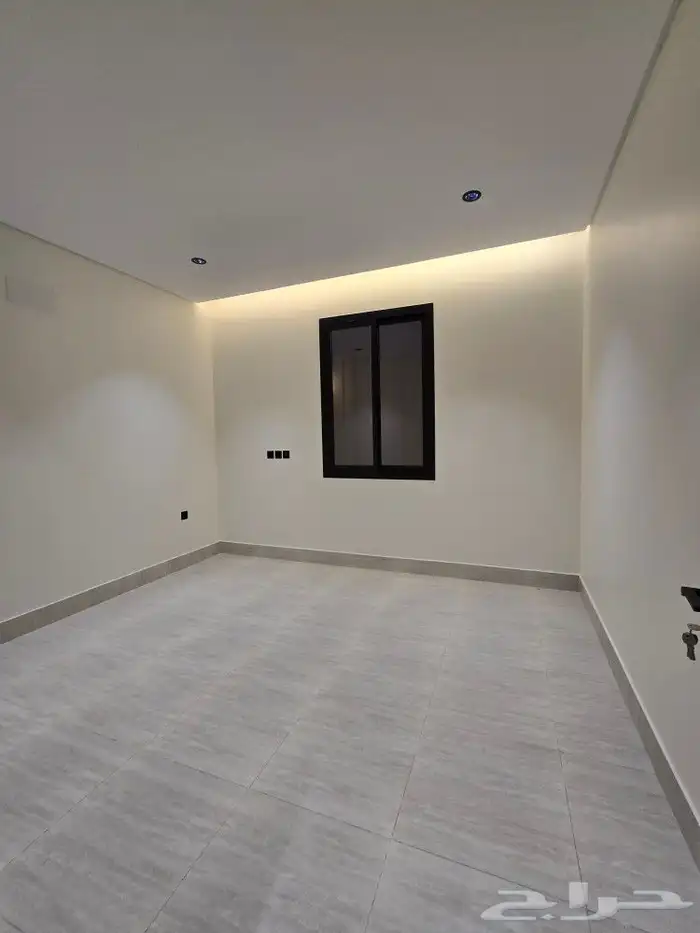 للبيع شقق علويه وارضيه 6غرف من 520 ألف أبها حي العروبه 15